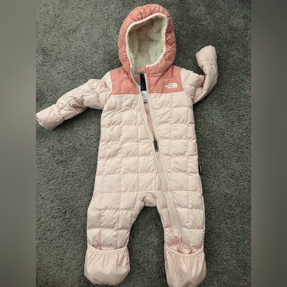 Girls North Face Bunting Snowsuit - Picture 1 of 2